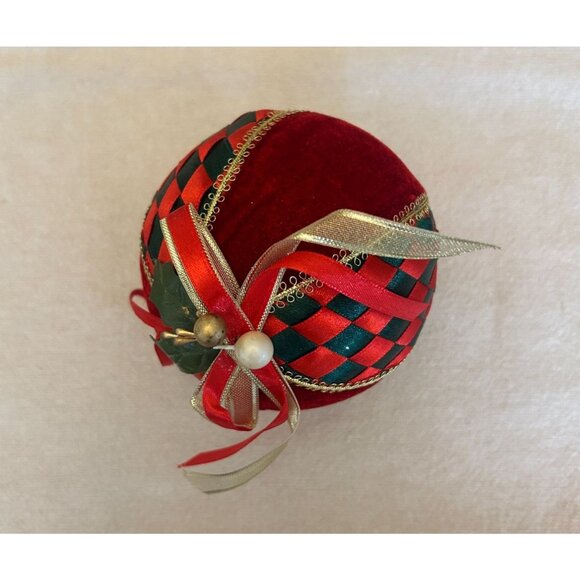 Vintage Christmas Ornament Set of 3 Red Velvet Harlequin Ball King Figurine Gold - Picture 6 of 8